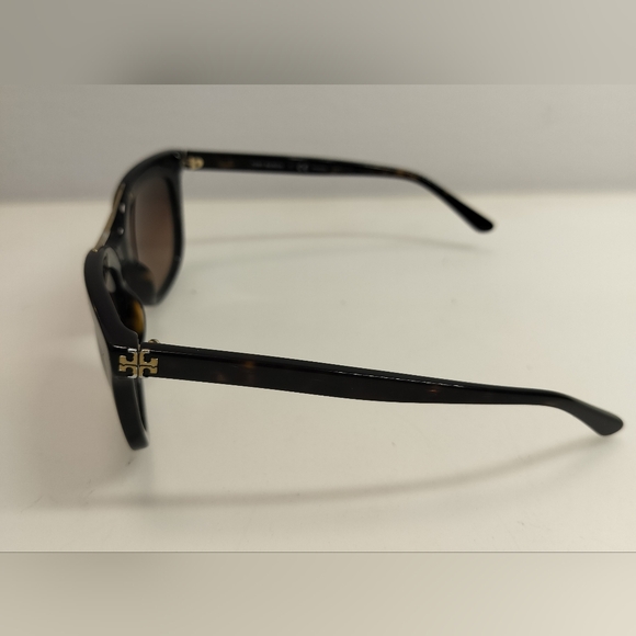 Tory Burch Women\'s Sunglasses TY7105 1378/T5Dark Tortoise Polarized Pre-owned main image 13